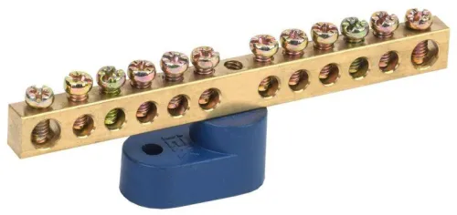 Шина нулевая ШНИ-6х9-12-У1-С на одном угловом изоляторе IEK YNN10-69-12C1-K07