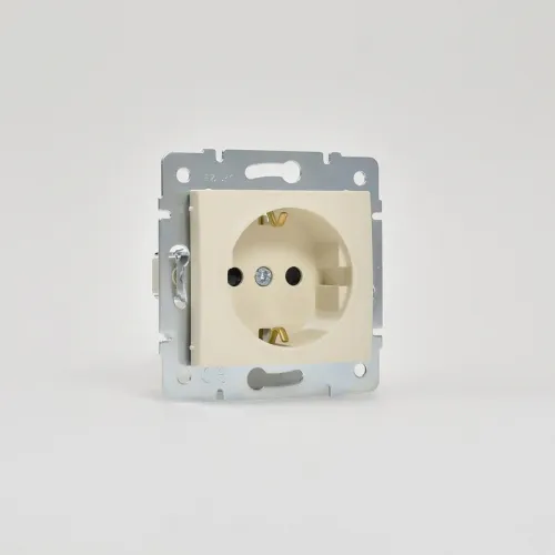 Розетка 1-м СП Karina с заземл. защ. шторки термопласт механизм крем. LEZARD 707-0388-124B фото 3