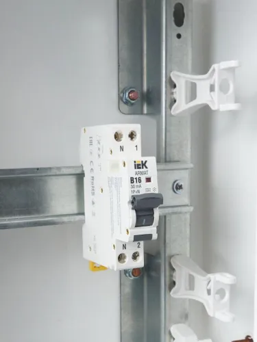 Выключатель автоматический дифференциального тока 2п (1P+N) B 16А 30мА тип A АВДТ B06S 18мм ARMAT IEK AR-B06S-1N-B16A030 фото 2