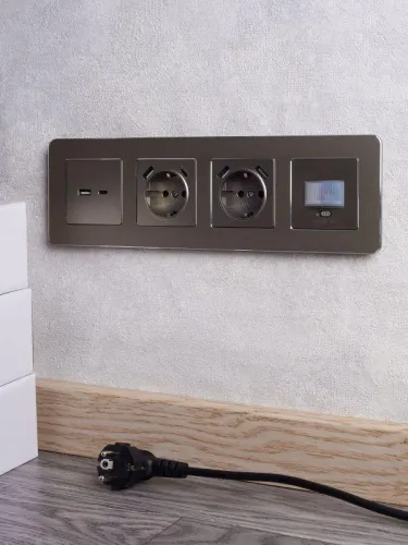 Рамка 4-м BRITE РУ-4-1-Бр метал. латунь RE IEK BR-M42-M-01-K49 фото 3