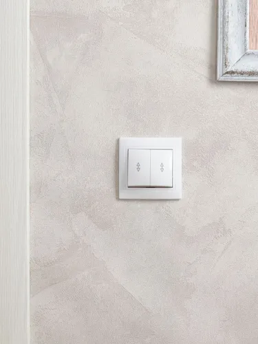 Переключатель проходной 2-кл. СП Кварта 10А IP20 ВСп10-2-0-КБ бел. IEK EVK22-K01-10-DM фото 5