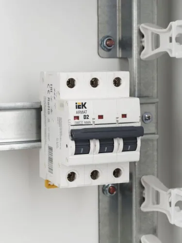 Выключатель автоматический модульный 3п D 2А M06N ARMAT IEK AR-M06N-3-D002 фото 3