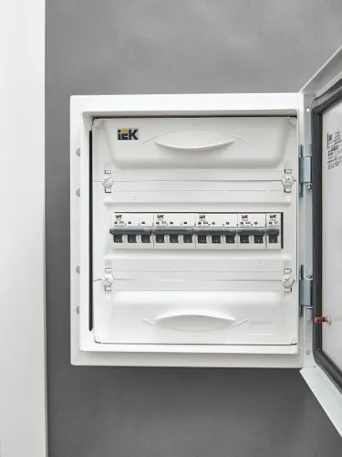 Выключатель автоматический модульный 3п B 50А M06N ARMAT IEK AR-M06N-3-B050 фото 2