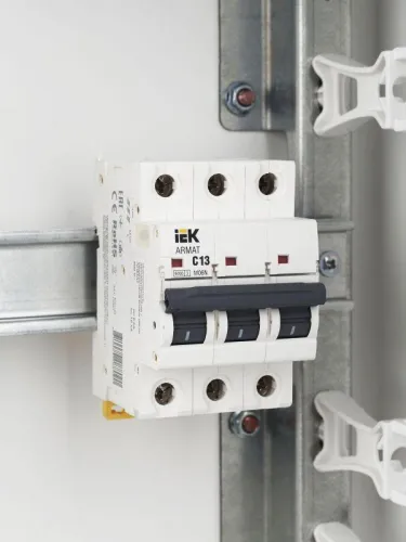 Выключатель автоматический модульный 3п C 13А M06N ARMAT IEK AR-M06N-3-C013 фото 10