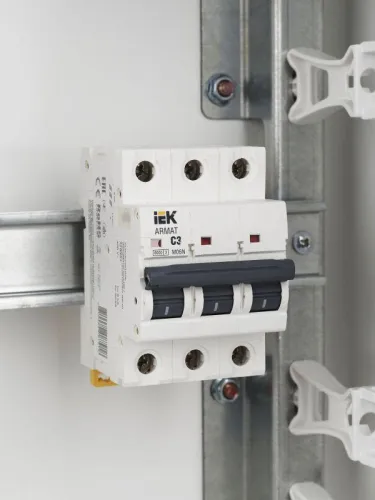 Выключатель автоматический модульный 3п C 3А M06N ARMAT IEK AR-M06N-3-C003 фото 3