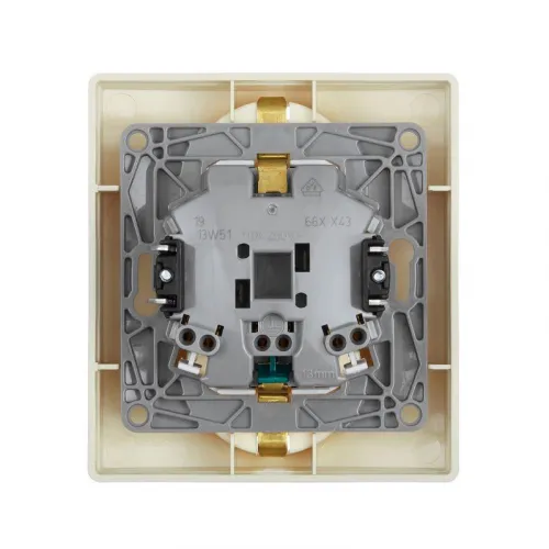 Розетка 2-м СП Etika 16А IP31 250В 2х2P+E с заземл. защ. шторки немецк. стандарт безвинт. клеммы сл. кость Leg 672333 фото 3