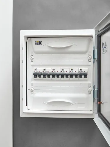 Выключатель автоматический модульный 2п C 4А M06N ARMAT IEK AR-M06N-2-C004 фото 2