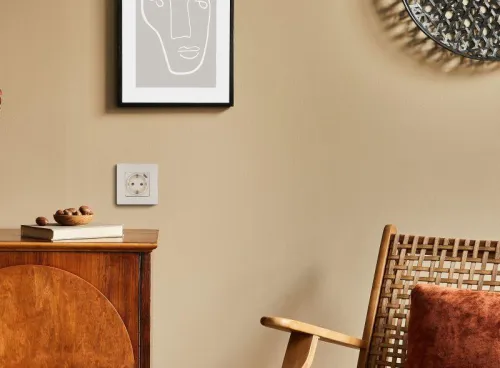 Розетка USB C Etika 16А 250В 1500мА 7.5Вт с заземл. защ. шторки безвинт. зажимы сл. кость IEK 672388 фото 3