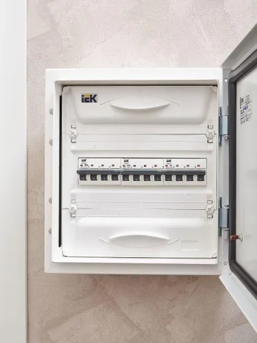 Выключатель автоматический модульный 4п C 25А M06N ARMAT IEK AR-M06N-4-C025 фото 2