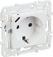 Розетка SKANDY 18Вт 16А с заземл. защ. шторки с USB C SK-R17W арктич. бел. IEK SK-R14-16-U14-018-K01