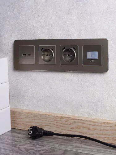 Розетка BRITE РЮш11-1-БрШ 16А с USB A+C 18Вт с заземл. защ. шторки механизм шампань IEK BR-R14-16-U22-018-K37 фото 9