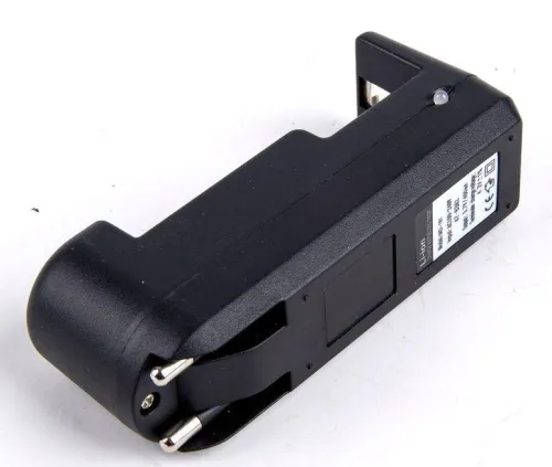 Фонарь аккумуляторный E142 CREE 3Вт фокус 3 режима 220В пластик. черн. (бокс) Ultraflash 12187 фото 18