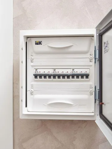 Выключатель автоматический модульный 4п C 10А M06N ARMAT IEK AR-M06N-4-C010 фото 4