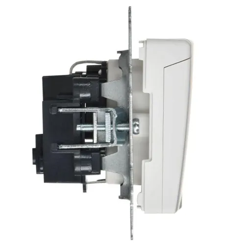 Розетка BRITE РСбш10-3-БрАБ 16А IP20 с заземл. защ. шторки с крышкой механизм арктич. бел. IEK BR-R16-16-K91 фото 3