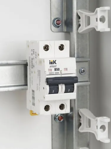 Выключатель автоматический модульный 2п B 50А M06N ARMAT IEK AR-M06N-2-B050 фото 3