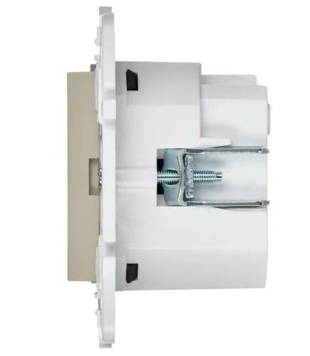 Розетка SKANDY 18Вт 16А с заземл. защ. шторки с USB C SK-R17B беж. IEK SK-R14-16-U14-018-K10 фото 5