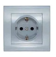 Розетка 1-м СП Бриллиант 16А IP20 с заземл. защ. шторки серебр. UNIVersal 7949889