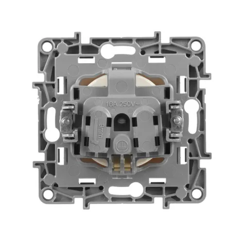 Розетка 1-м СП Etika 16А IP20 250В 2P+E с заземл. немецк. стандарт винтов. клеммы механизм сл. кость IEK 672321 фото 5
