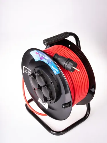 Удлинитель на катушке 4х50м с заземл. 16А IP54 4кВт ПВС 3х2.5 термозащ. КОСМОС YKKsm50m-4g-Z(2.5)IP фото 3