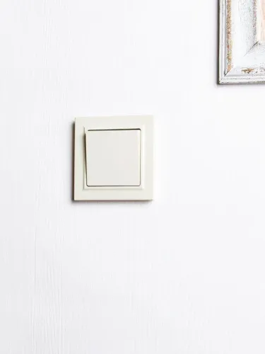 Выключатель 1-кл. СП BRITE ВС10-1-0-БрКр 10А механизм беж. IEK BR-V10-0-10-K10 фото 3