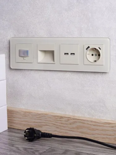 Розетка BRITE USB A+A 3.1А РЮ10-1-БрКр механизм беж. IEK BR-U21-D31-K10 фото 7