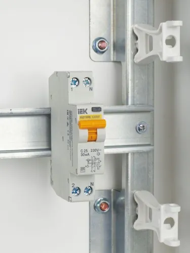 Выключатель автоматический дифференциального тока C 25А 30мА тип A АВДТ32ML KARAT IEK MVD12-1-025-C-030-A фото 3