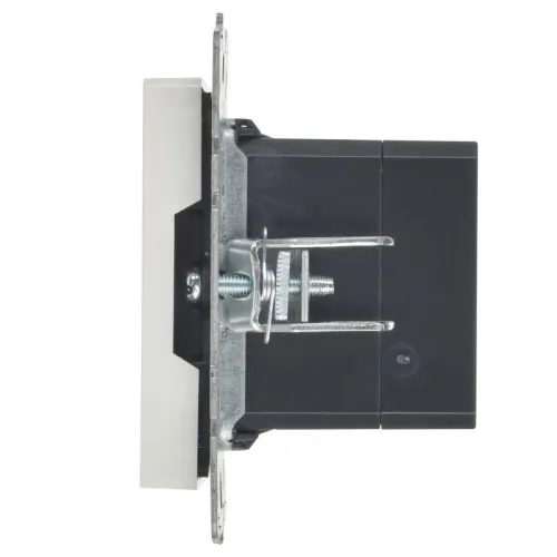 Розетка BRITE USB A+A 3.1А РЮ10-1-БрБ механизм бел. IEK BR-U21-D31-K01 фото 4