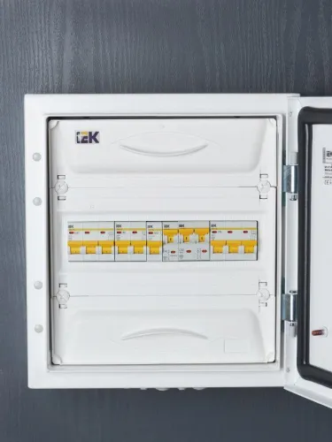 Выключатель автоматический модульный 2п C 10А 6кА ВА47-60M KARAT IEK MVA31-2-010-C фото 2