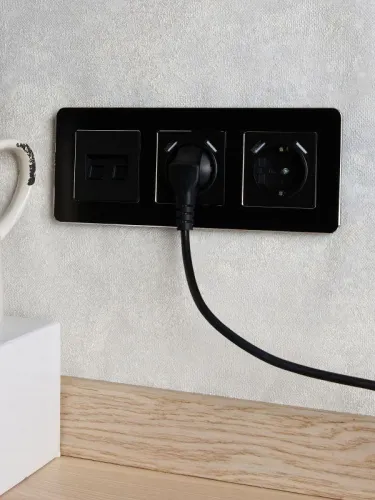 Рамка 3-м BRITE РУ-3-1-Бр метал. черн. RE AL IEK BR-M32-M-21-K02 фото 2