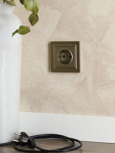 Розетка BRITE РС11-1-0-БрШ 16А с заземл. без защ. шторки механизм шампань IEK BR-R11-16-K37 фото 8