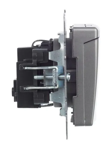 Розетка BRITE РСбш10-3-БрС 16А IP20 с заземл. защ. шторки с крышкой механизм сталь IEK BR-R16-16-K46 фото 7