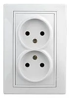 Розетка 2-м СП Plano 1-204-01 16А IP20 250В 2х2P бел. Intro Б0053904