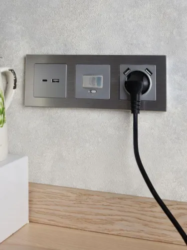 Розетка BRITE USB A+C 18Вт РЮ11-1-БрА механизм алюм. IEK BR-U22-018-K47 фото 7