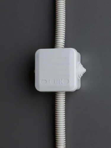 Коробка распаячная ОП 70х70х40 IP44 КМ41236 (4 гермоввода) IEK UKOZ11-070-070-040-K41-44 фото 3