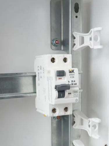 Выключатель дифференциального тока (УЗО) 2п 25А 30мА тип AC ВДТ R10N ARMAT IEK AR-R10N-2-025C030 фото 2