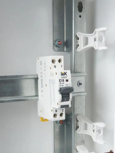 Выключатель автоматический дифференциального тока 2п (1P+N) C 16А 30мА тип A АВДТ B06S 18мм ARMAT IEK AR-B06S-1N-C16A030 фото 3