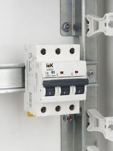 Выключатель автоматический модульный 3п B 3А M06N ARMAT IEK AR-M06N-3-B003 фото 3