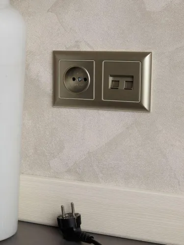 Розетка BRITE РС10-1-0-БрШ 10А без заземл. без защ. шторок механизм шампань IEK BR-R10-10-K37 фото 5