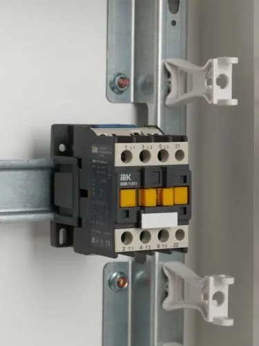 Контактор КМИ-11811 18А 230В/АС3 1НЗ KARAT IEK KKM11-018-230-01 фото 10