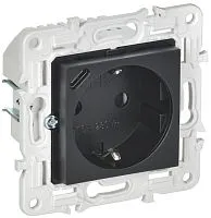 Розетка SKANDY 18Вт 16А с заземл. защ. шторки с USB C SK-R17Bl черн. IEK SK-R14-16-U14-018-K02