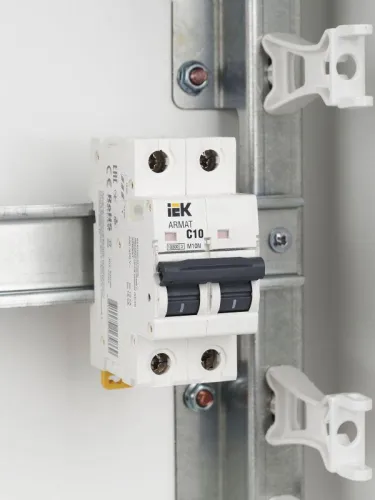 Выключатель автоматический модульный 2п C 10А M10N ARMAT IEK AR-M10N-2-C010 фото 3