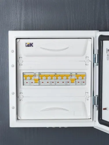 Выключатель автоматический модульный 3п C 10А 6кА ВА47-60M KARAT IEK MVA31-3-010-C фото 3