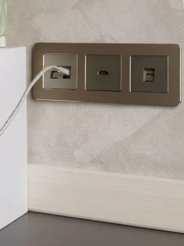 Розетка компьютерная СП RJ45 кат.6 BRITE РК11-БрШ механизм шампань IEK BR-K10-2-K37 фото 3