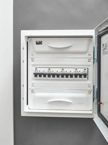 Выключатель автоматический модульный 3п D 8А M10N ARMAT IEK AR-M10N-3-D008 фото 2